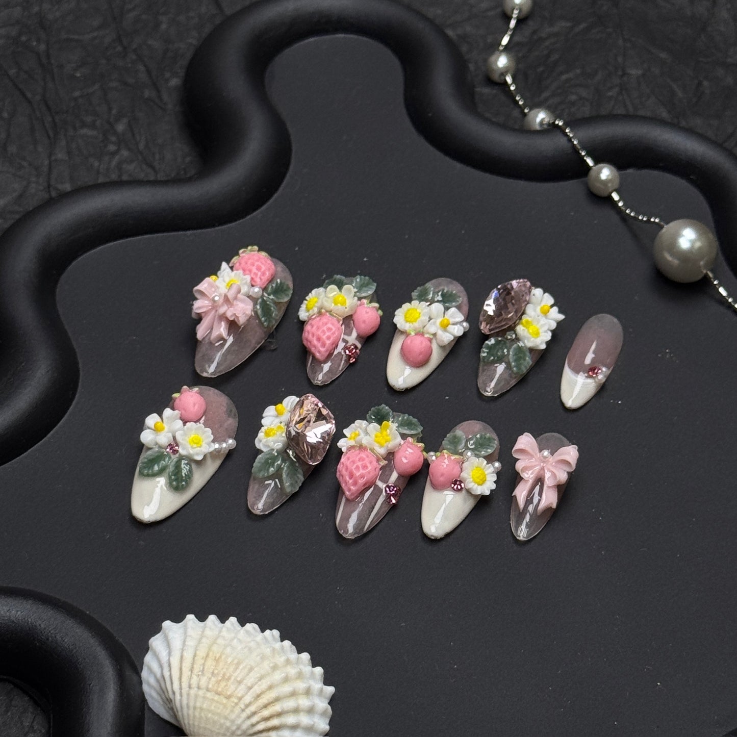 Strawberry Kiss 3D Strawberry & Daisy Almond Press-On Nails